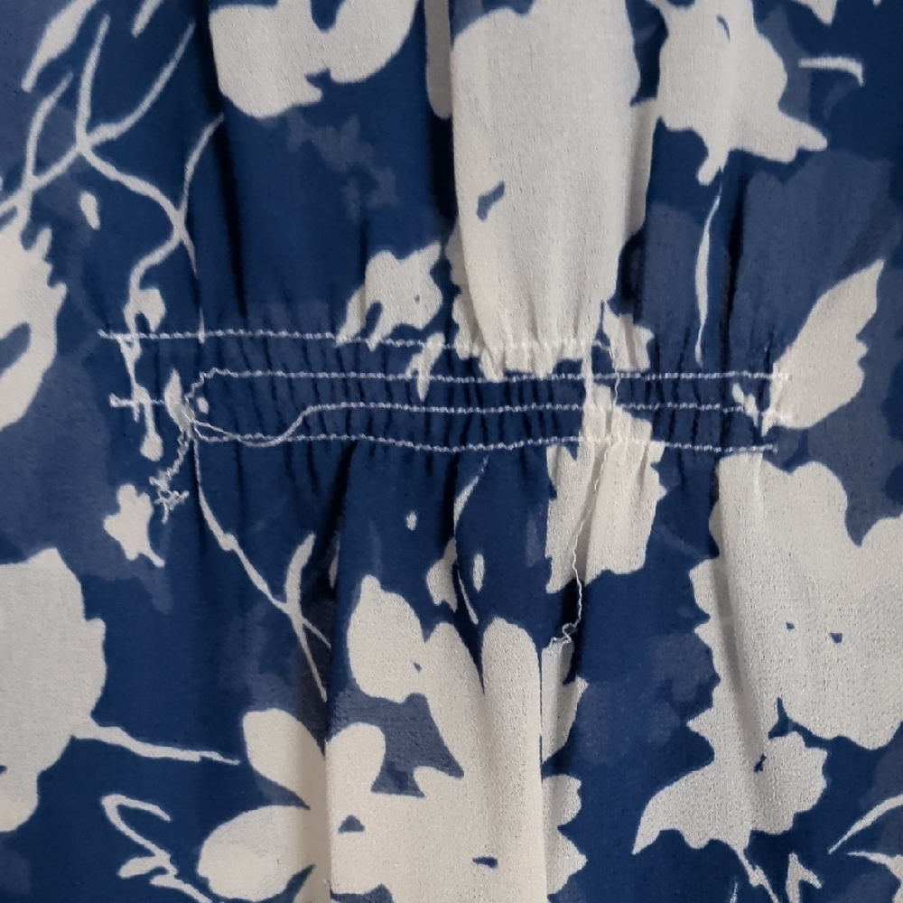 Ralph Lauren Navy and White Floral Split-Neck Flutter Sleeve Blouse - Picture 7 of 8